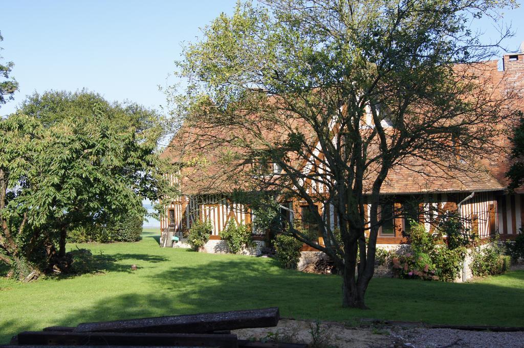 Bed and Breakfast "La Girelle, Bord De Mer" Honfleur Exterior foto